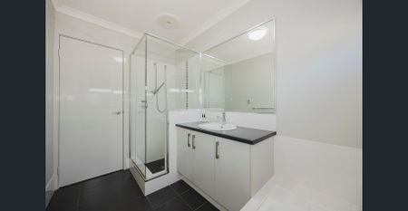 Modern Living in Hammond Park 3 bedrooms 2 Bathrooms - Photo 2