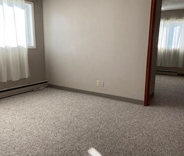 1 BDRM/1 BATH - 1314 COLLEGE DR - Available OCT 1ST - Photo 3