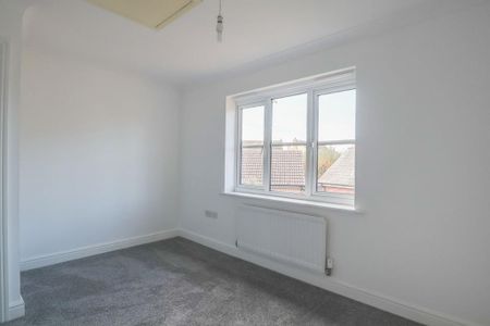 2 bedroom semi-detached house to rent - Photo 4