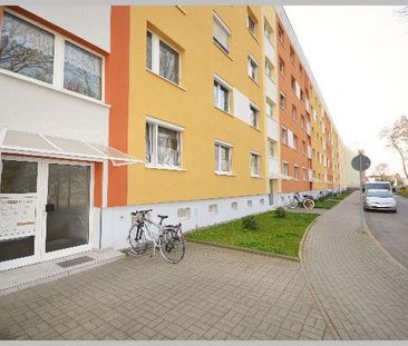 Wohnung in zentraler Lage, Warmwasser über elektr.Durchlauferhitzer - Photo 1