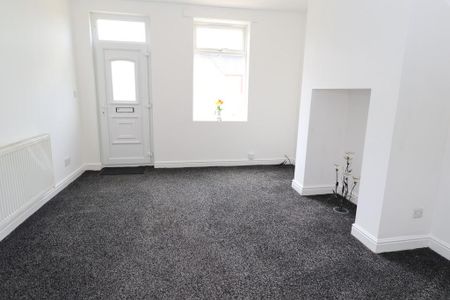 2 bedroom terraced house to rent - Photo 4