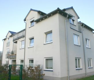 Schöne Wohnung mit Balkon und Tiefgaragenstellplatz - Photo 1