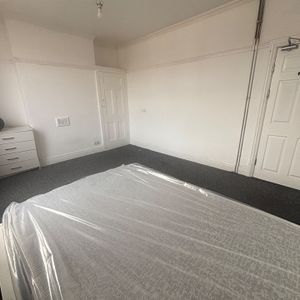 Room in a Shared House, East Park Road, LE5 - Photo 2