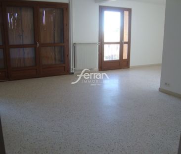 Location Appartement 3 pièces 72m² DRAGUIGNAN 83300 - Photo 2