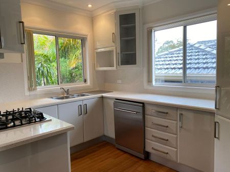 Modern 2-Bedroom Home with Study & Ducted A/C in Prime Figtree Location - Photo 3