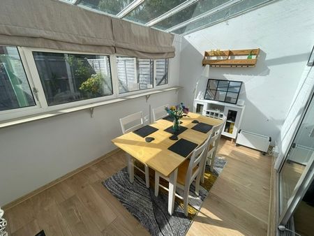 PETERBOROUGH - Photo 2