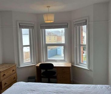 Bedroom Semi Detached House In Winton, BH9 - Photo 5