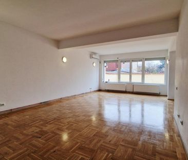 Vilă P+1+Pod, 320 mp, Teren 544 mp, Damaroaia - Photo 1