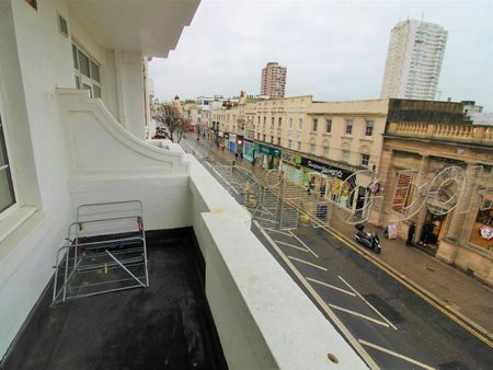 Flat to rent on - Photo 4