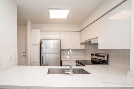 For Lease - 8 Hillcrest Avenue Unit# 2615, Toronto, Ontario - Photo 5