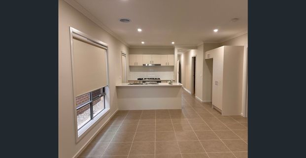 Charming Family Home in a Serene Neighbourhood - Photo 1