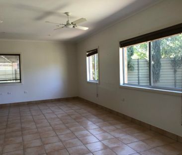 4 Bedroom, 2 Bathroom House in Larapinta with Outdoor Entertaining - Photo 6