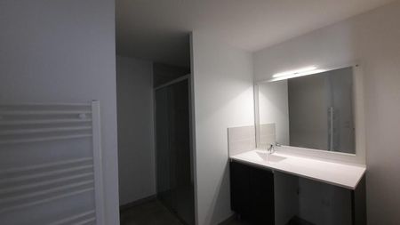 APPARTEMENT T3 60M - Photo 3