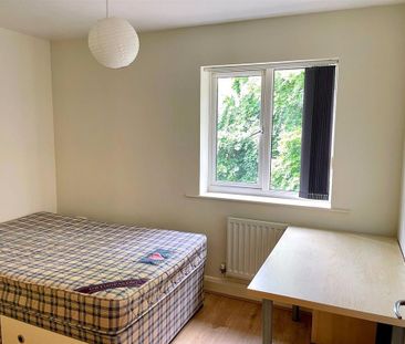2 bedroom flat to rent - Photo 6