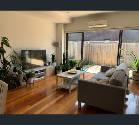 8/2-4 Devon Road, Pascoe Vale, Vic 3044 - Photo 2