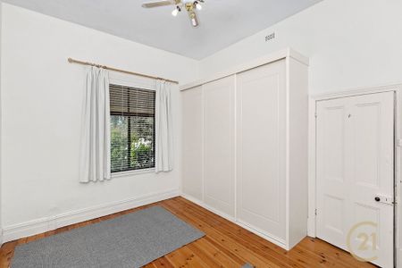 Three Bedroom Spacious Home - Photo 4