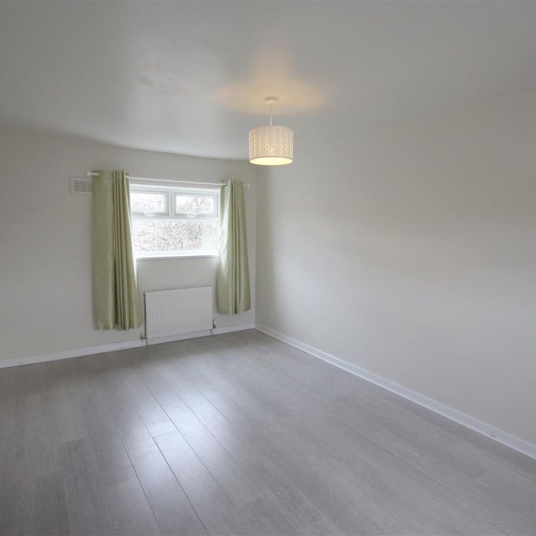 2 Bedroom House - Semi-Detached To Let - Photo 1