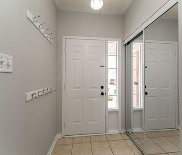 For Lease - 37 Lonestar Crescent, Brampton, Ontario - Photo 6