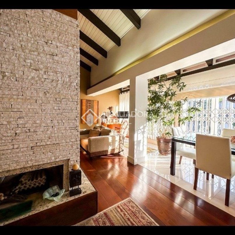 Casa com 3 quartos e 326m² para alugar em Ipanema, Porto Alegre. - Photo 1
