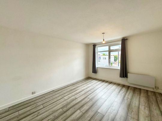 East Lane, Wembley, HA9 - Photo 1