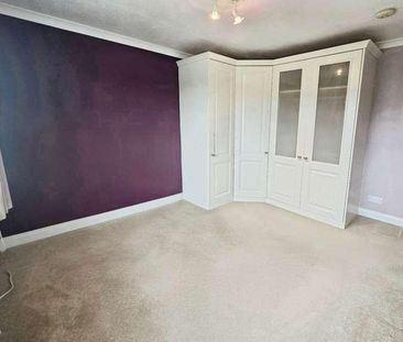 Vigo Lane, Yateley, GU46 - Photo 5