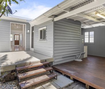 Freshly Updated Home with Outdoor Living & Low-Maintenance Appeal. ... - Photo 6