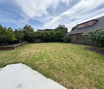 Charming 4BR Home w/ Garden & Deck! - Photo 5