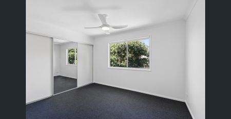 Freshly Updated Townhouse with Stunning Mount Coolum Views! - Photo 3
