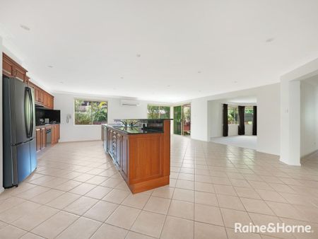 Family Home in Balgownie - Photo 2
