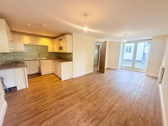 4 bedroom barn conversion to rent - Photo 1