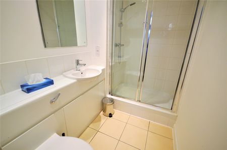 2 bedroom apartment to rent The Chimes, 20 Vicar Lane, Sheffield, S1 - Photo 3