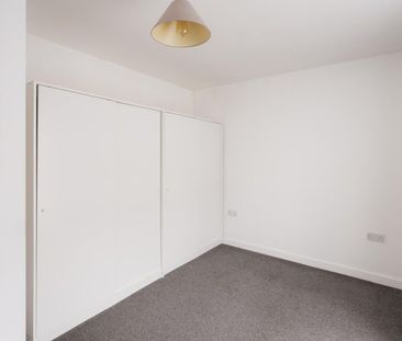 1 Bed Flat - Photo 6