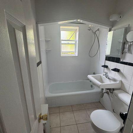 For Lease - 55A Long Branch Avenue Unit# 101, Toronto, Ontario - Photo 3