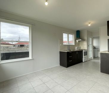3 BEDROOM - BRAND BATHROOM - LARGE SHED - Photo 3