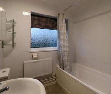 2 bedroom bungalow to rent - Photo 1