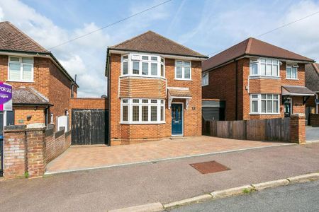 3 bedroom detached house to rent - Photo 4