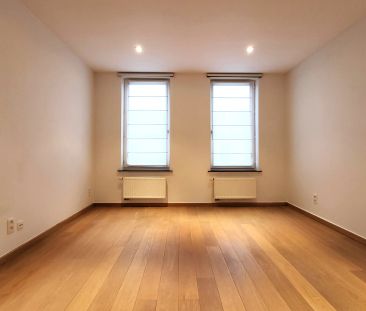 Deze instapklare woning biedt modern wooncomfort op een centrale li... - Photo 4