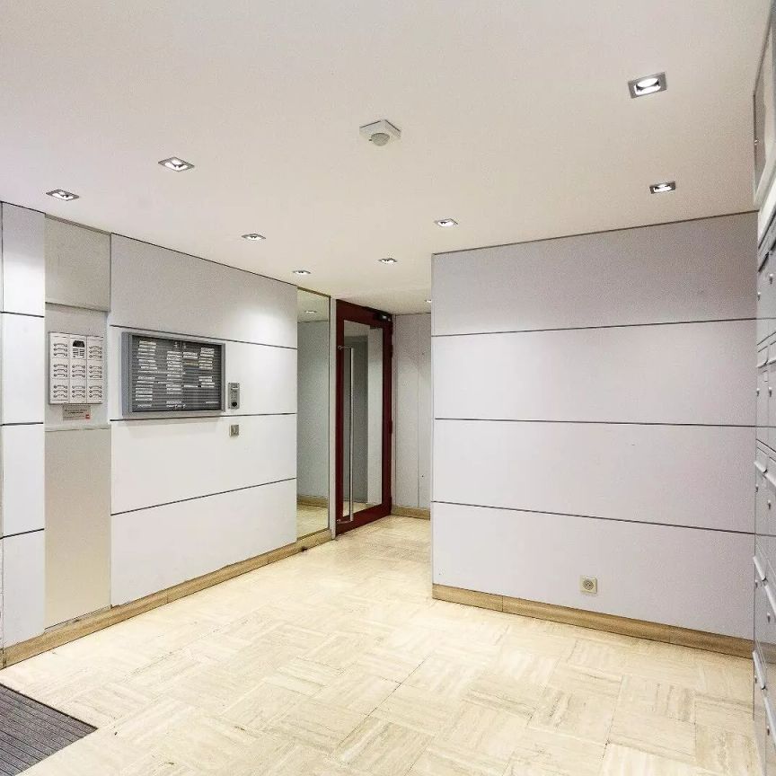 location Appartement T2 DE 43m² À PARIS - Photo 2