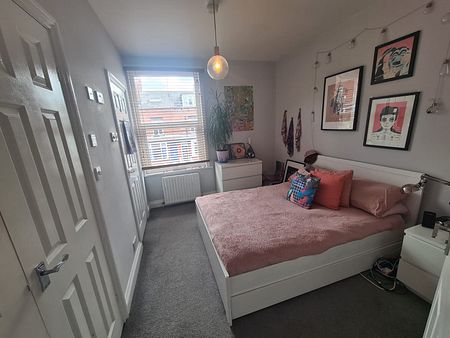 2 Bed - 35 Elsham Terrace, Burley, Leeds - LS4 2RB - Student/Professional - Photo 4