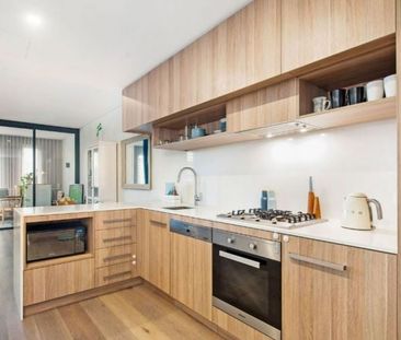 STYLISH APARTMENT IN AN EXCELLENT LOCATION - Photo 3