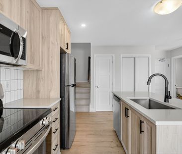 For Lease - 1405 Creekway Private, Kanata, Ontario - Photo 1