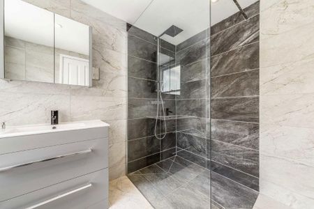 4 bedroom flat to rent - Photo 5