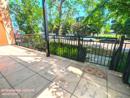 MODERN 2 BED, 2 BATH MAIN LEVEL CONDO W/ UNDERGROUND PARKING AND A/C IN THE COMMUNITY OF GROVENOR - Photo 5