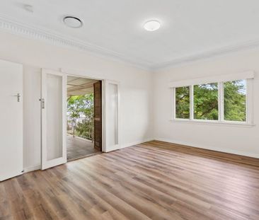 Spacious Three-Bedroom Apartment with City & River Outlooks - Photo 1