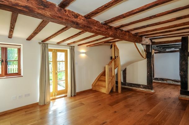 2 bedroom cottage to rent - Photo 1