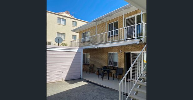 Tidy Beachside Apartment - Photo 1