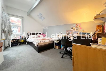 6 Bedroom Semi-Detached House for rent in Hartley Avenue - Photo 2