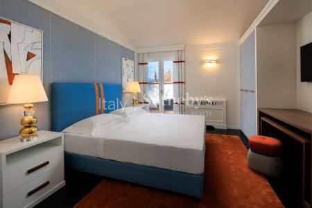 Stunning penthouse with panoramic views on the Lungarno - Photo 2