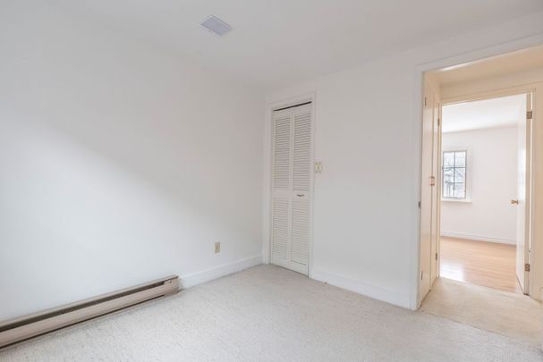 For Lease - 24 Douglas Crescent, Toronto, Ontario - Photo 1