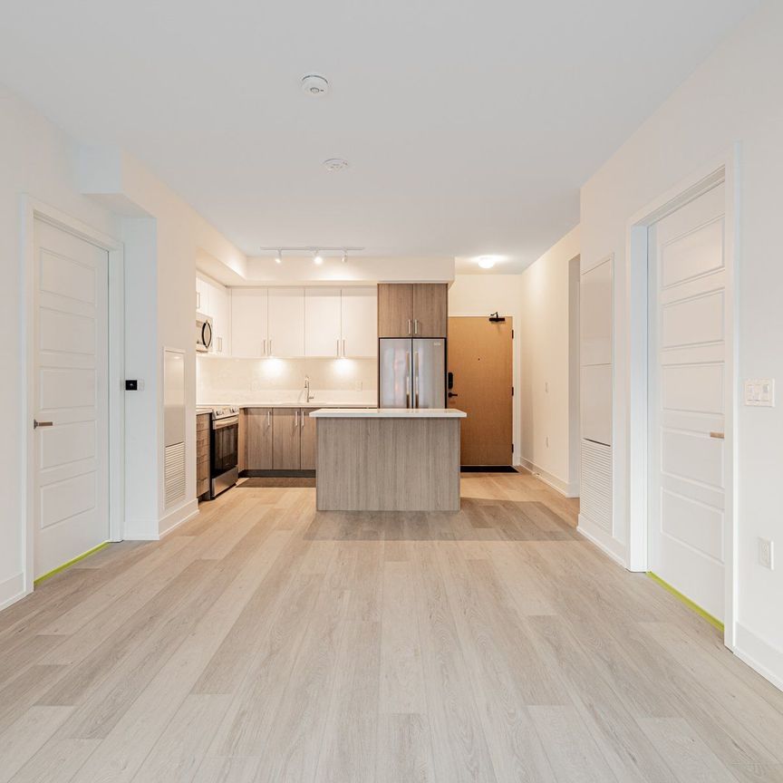 For Lease - 333 Sunseeker Avenue Unit# 408, Innisfil, Ontario - Photo 1